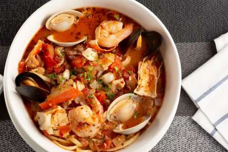 bowl of cioppino