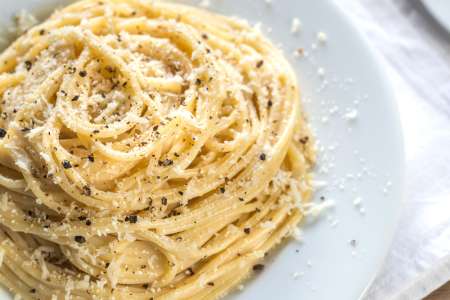 spaghetti cacio e pepe