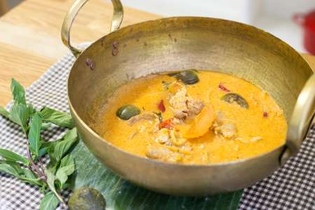 red thai curry from scratch