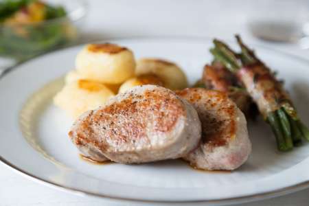 cranberry glazed pork medallions