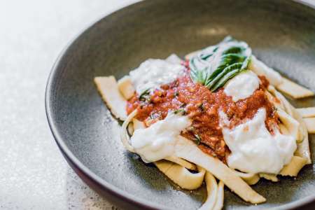 fettucine with marinara and spinach