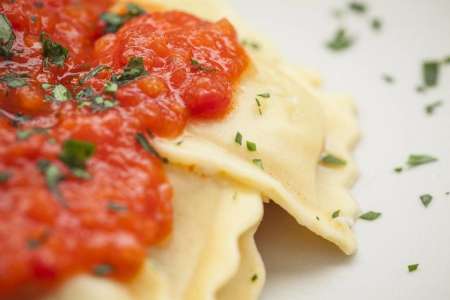 fresh tomato basil sauce ravioli