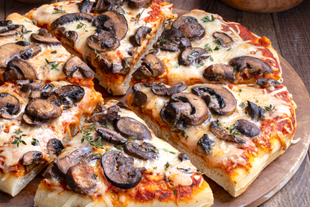 gluten free mushroom pizza