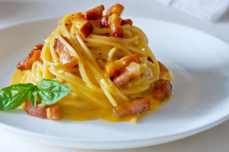 handmade spaghetti carbonara