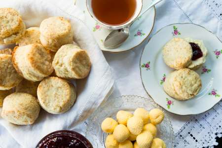 kayla orange marmalade and vanilla scones