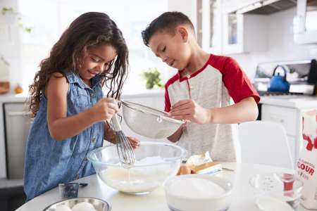 kids baking donut holes