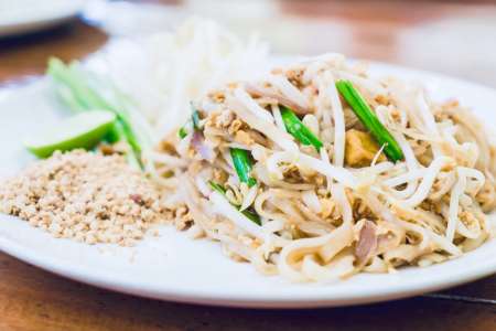 pad thai with tofu