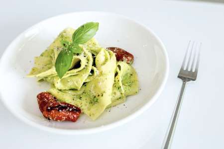 papardelle with creamy pesto alfredo