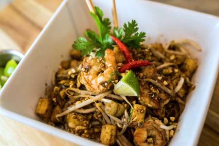 pad thai with prawns