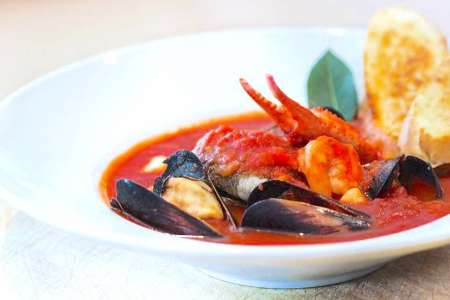 cioppino with seafood