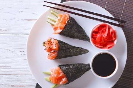 salmon temaki hand rolls