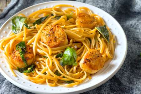 scallops and linguine pasta