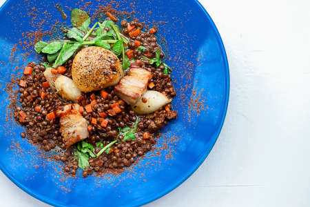 seared sea scallops with french lentils