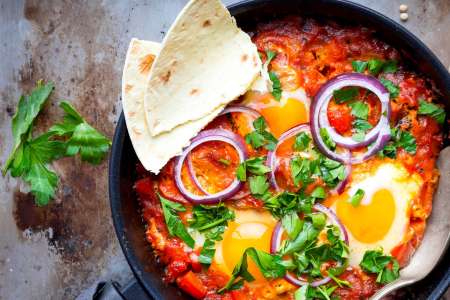 shakshuka with pita bread