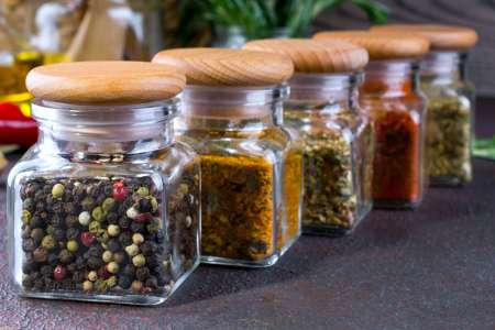 spice kit   jars of spices