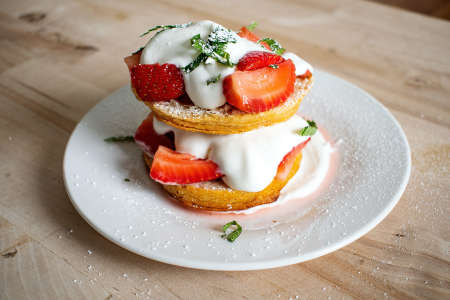 strawberry shortcake with cream