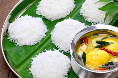 string hopper noodles with potato curry