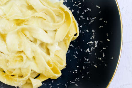 tagliatelle pasta with cream sauce