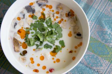 thai coconut soup with tofu