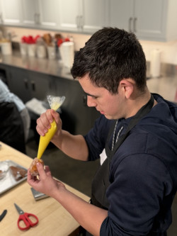Master Classic Filled Donuts Review Photo from Cooking Class in Seattle 4
