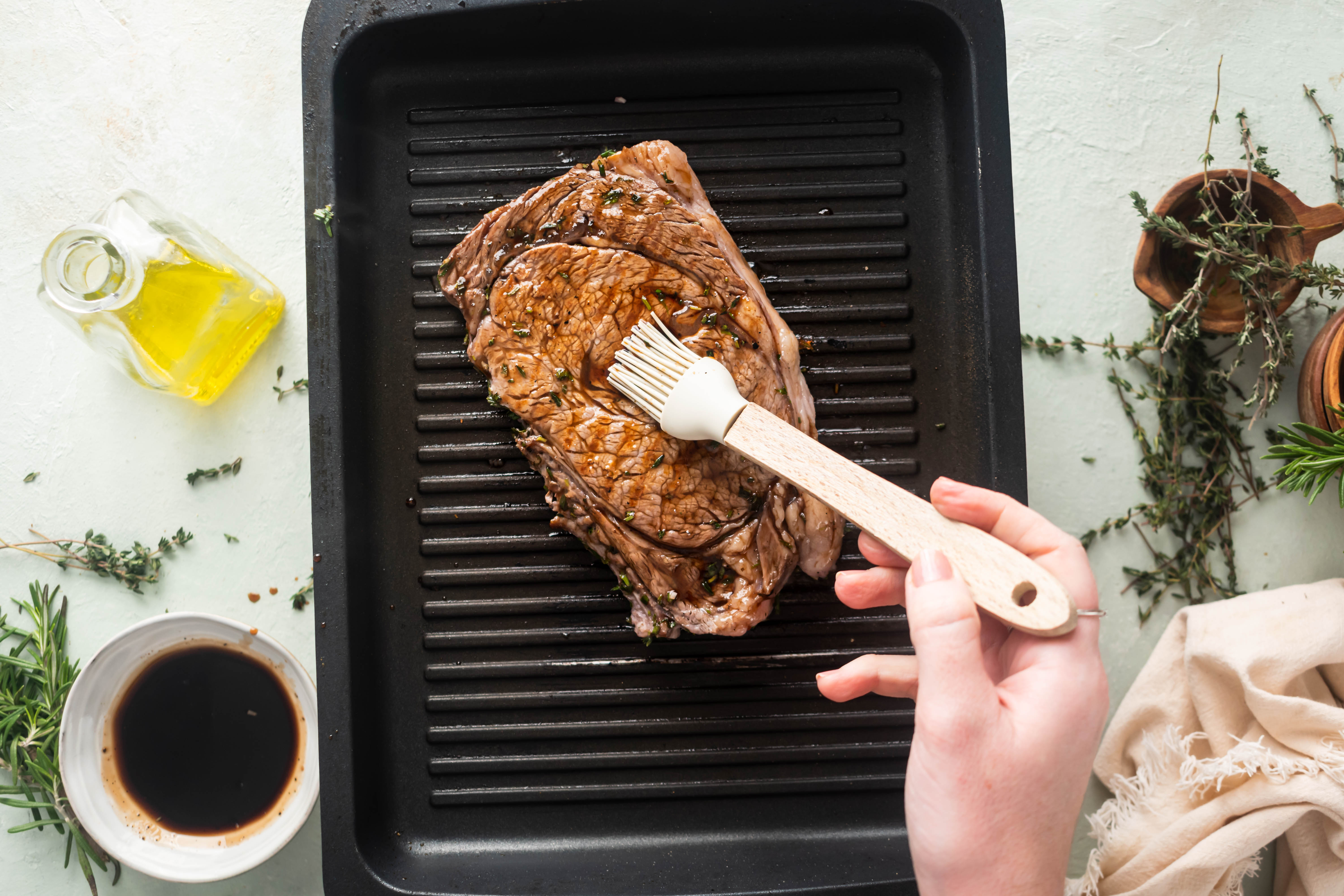 Cast Iron Steak Recipe With Deglazed Steak Sauce