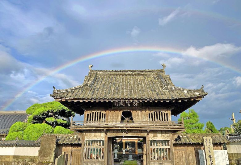 西光寺山門