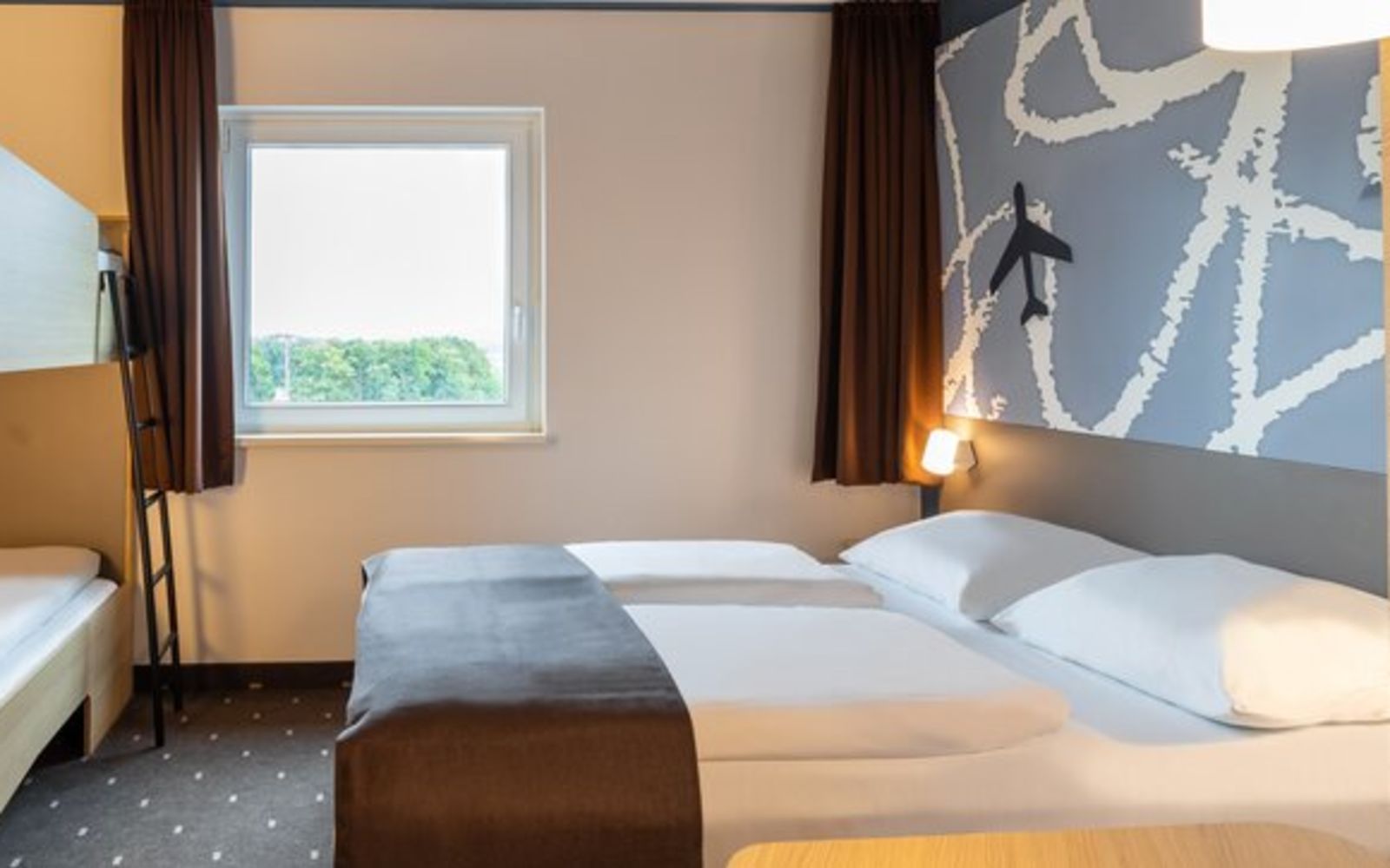 Hotel Am Flughafen Frankfurt Hahn www.hotel-bb.com