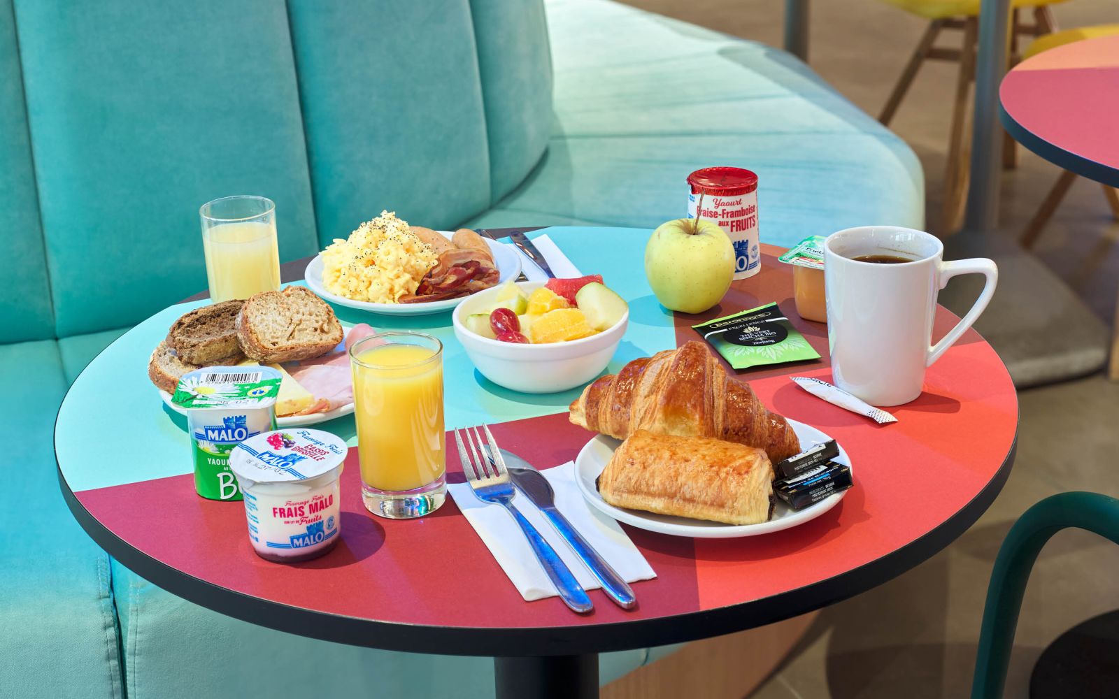 B&B HOTEL Paris 17 Batignolles in immediate proximity to Porte de