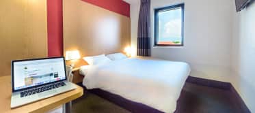 camera da letto hotel a Colmar camera da letto