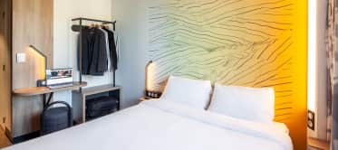 B&B HOTELS | Chambre avec 1 lit double | Non Fumeur (1/3) B&B HOTELS | Chambre avec 1 lit double | Non Fumeur (1/3)