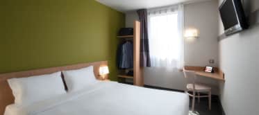 habitación doble hotel en paray le monial habitación doble