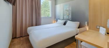 double room 2 beds hotel in montauban double room 2 beds