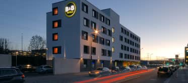 Hotel Böblingen exterior by night Hotel Böblingen exterior by night