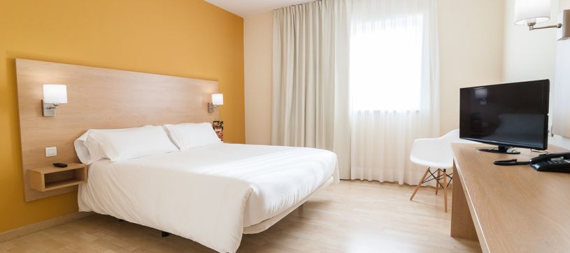 Habitación doble matrimonial Hotel B&B Madrid Las Rozas