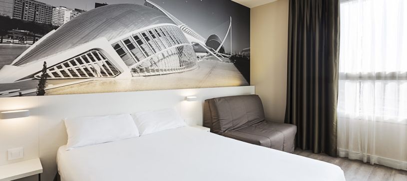 Habitación doble matrimonial Hotel B&B Valencia Ciudad de las Ciencias