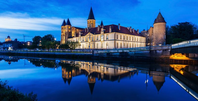 H  tel pas cher Paray-le-Monial r  servez ligne B B HOTELS