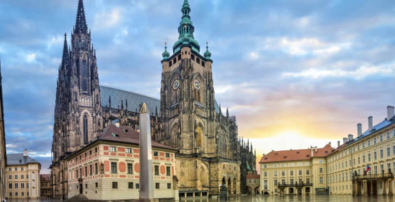 city-landing-St-Vitus-Cathedral_0.jpg