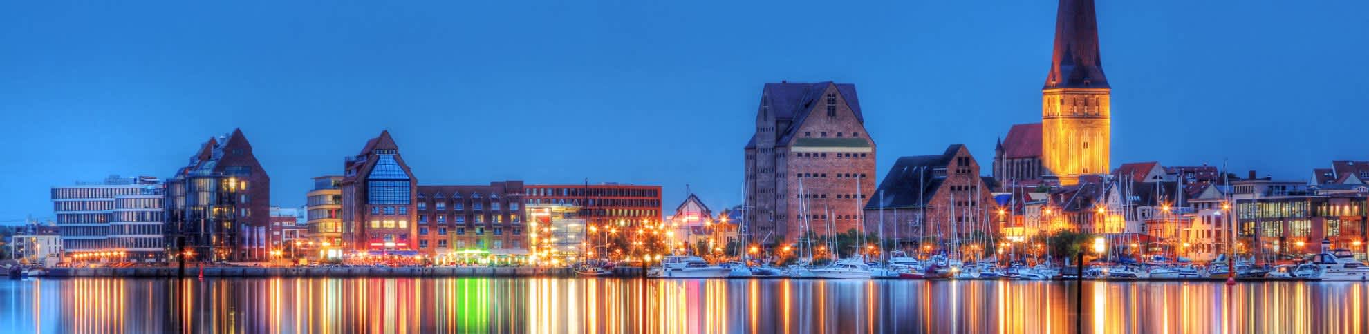 rostock-city-page-header-by-night.jpg