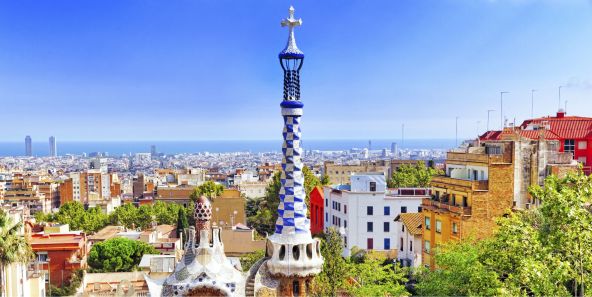 Barcelona skyline highlighting B&B HOTELS leisure stays