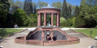 Der Kurpark und seine Brunnen Der Kurpark und seine Brunnen