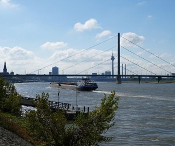 Blick auf den Rhein in Düsseldorf | B&B HOTELS Blick auf den Rhein in Düsseldorf | B&B HOTELS
