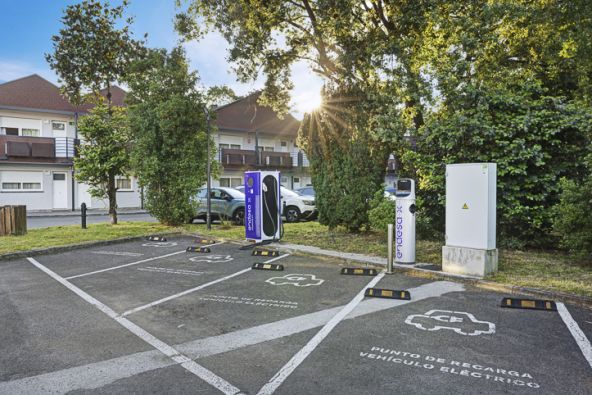 Parking con cargadores_2.jpg