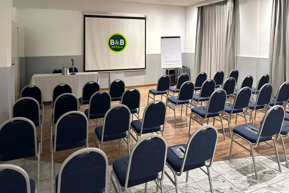 hotel-cologno_meeting-room_2.jpg
