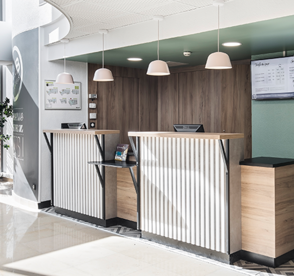Reception desk B&B HOTELS