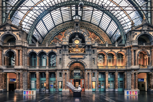 https://res.cloudinary.com/hzekpb1cg/image/upload/q_95%2Cf_auto/s3/public/prod/2023-06/Antwerp_central_train_station.jpg