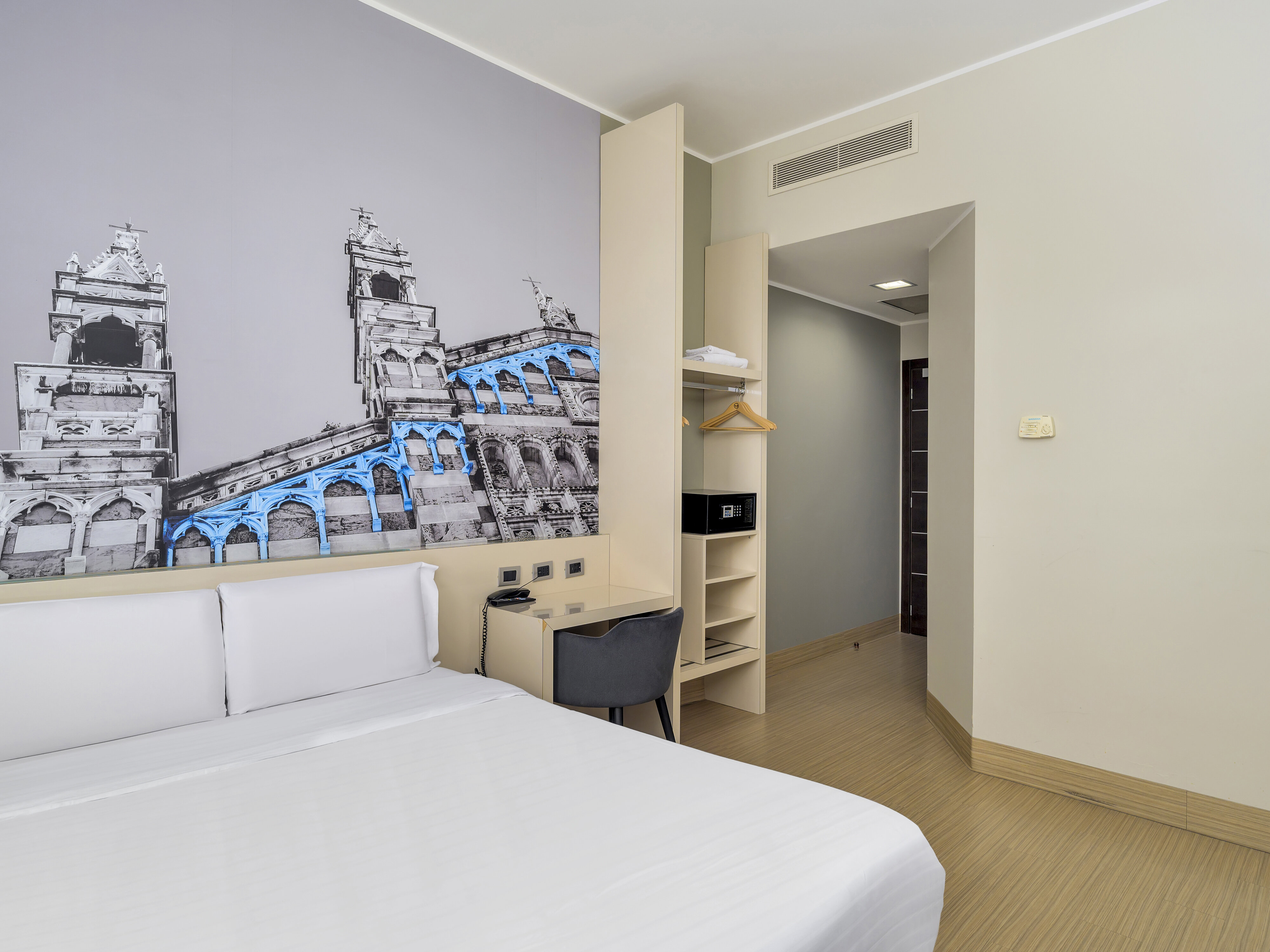 B&B HOTEL Milano Monza | close to highway and shopping mall