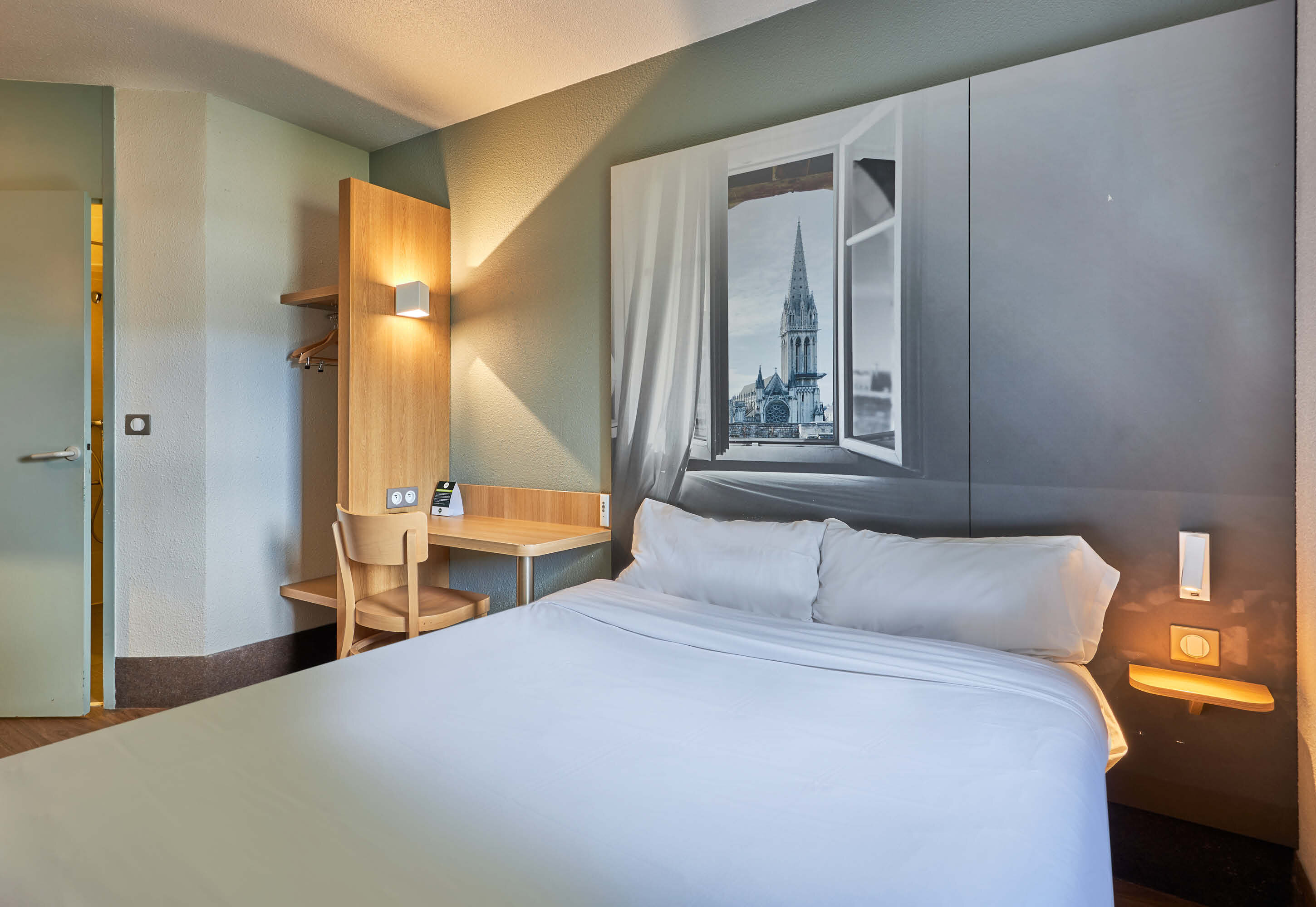 B&B HOTEL Caen Mémorial