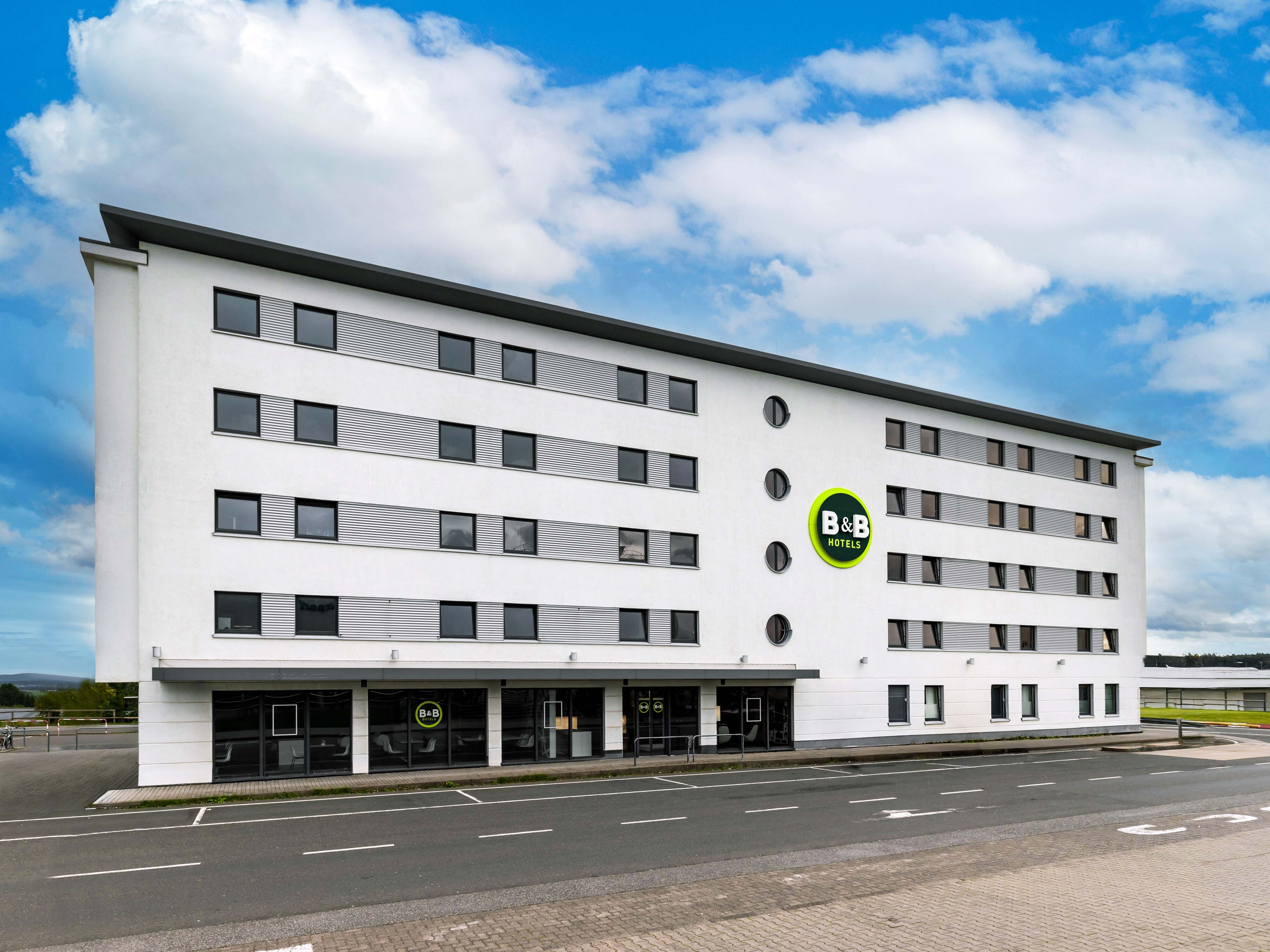 B&B HOTEL Frankfurt-Hahn Airport I Günstiges Hotel am Flughafen