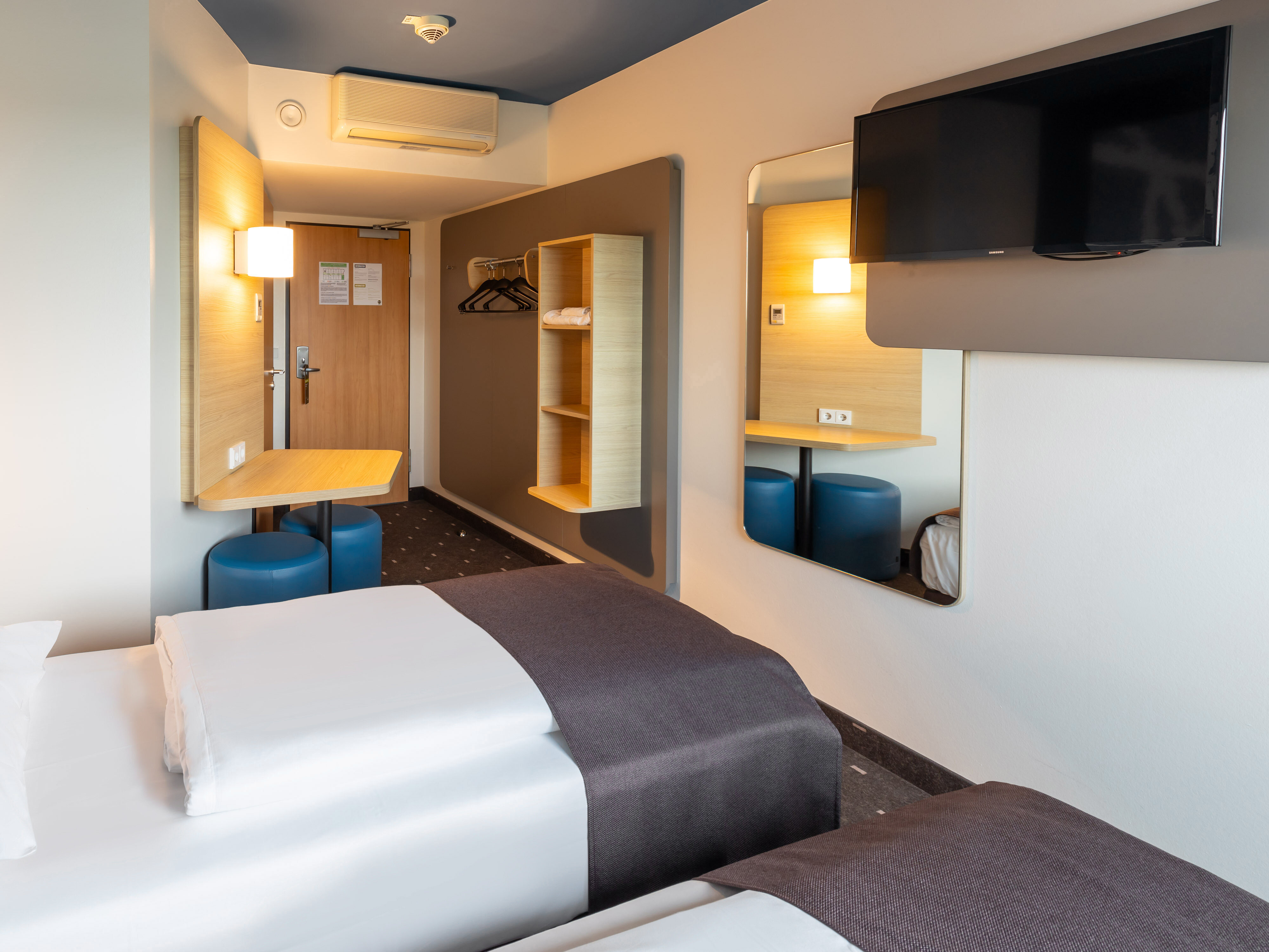 Hotel Am Flughafen Frankfurt Hahn www.hotel-bb.com