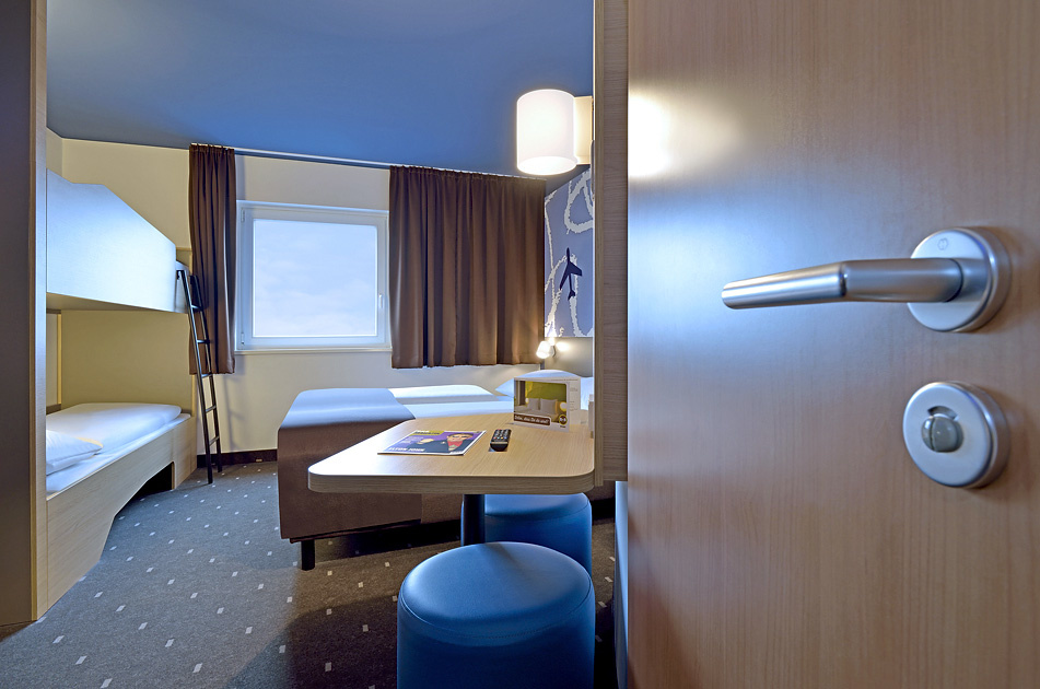 B&B Hotel FrankfurtHahn Airport I Günstiges Hotel am Flughafen FrankfurtHahn B&B Hotel FrankfurtHahn Airport I Günstiges Hotel am Flughafen FrankfurtHahn